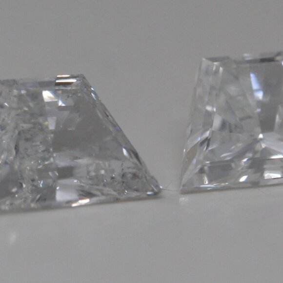 A Pair Of Trapezoid Natural Loose Diamonds (1.386 Ct G Si3) C52000021 - Picture 4 of 4